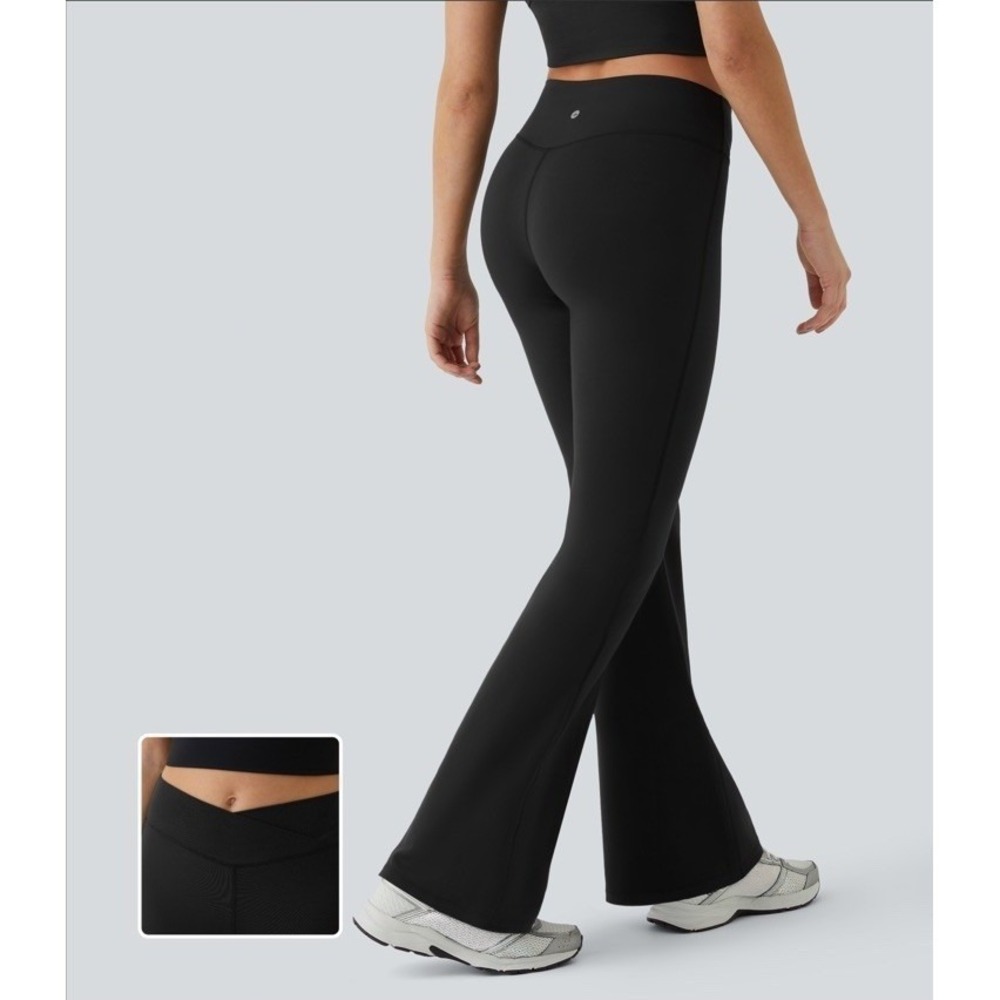 Halara NWT DayStretch High Waisted Crossover Flare Yoga Leggings Black Large
